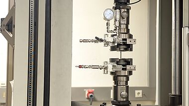 Uji Helmholtz-Zentrum hereon GmbH dengan teknologi spesimen berongga (hollow specimen) inovatif